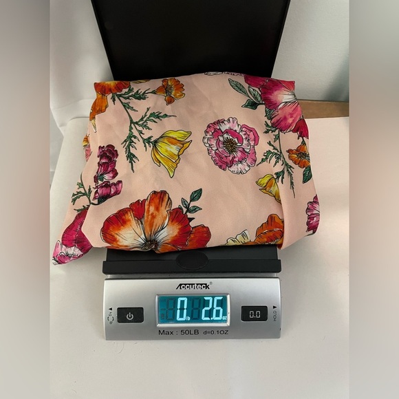 Express Floral blouse with lace and chiffon shoulder details size XS - Picture 4 of 6